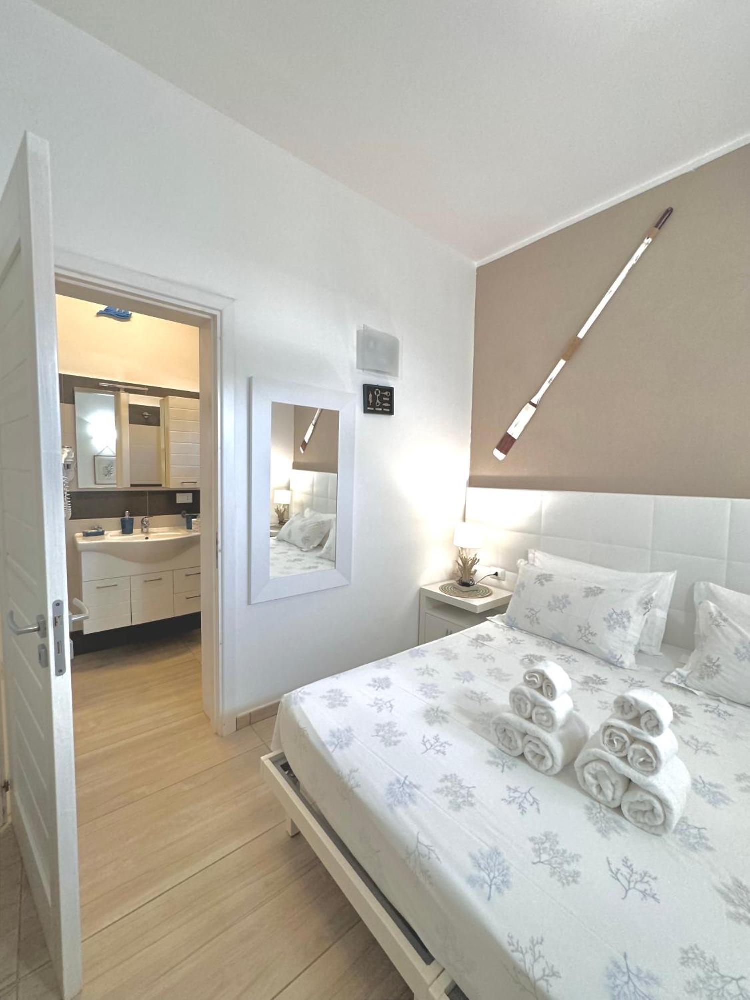 Aquarama Rooms & Apartments Torre Squillace Exterior foto